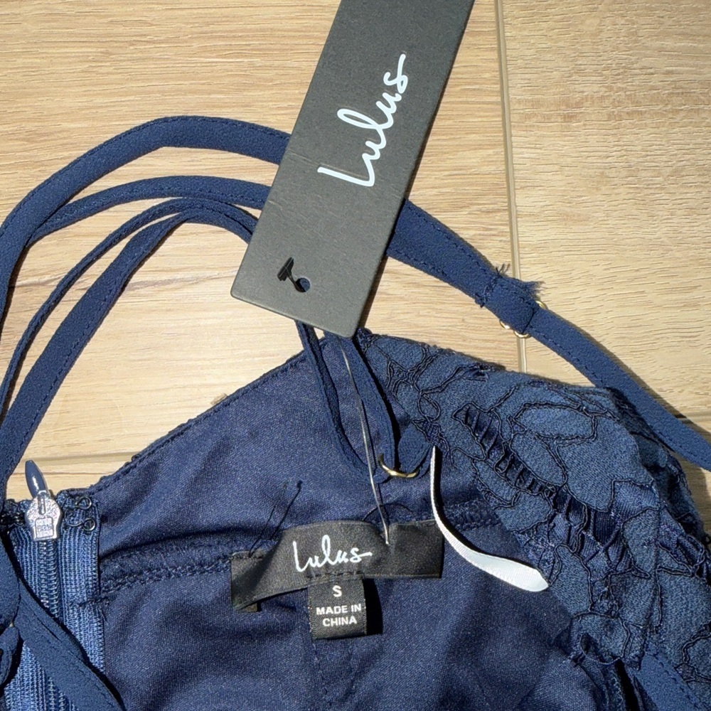 Lulus Flirting with Desire Navy Blue Lace Bodycon Dress size small NWT - Picture 7 of 7